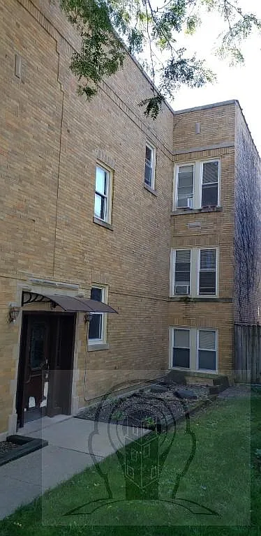 2 bed, 1.0 bath, $1,900 — Photo 2