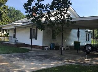 422 N Haywood St, Oakboro, NC 28129