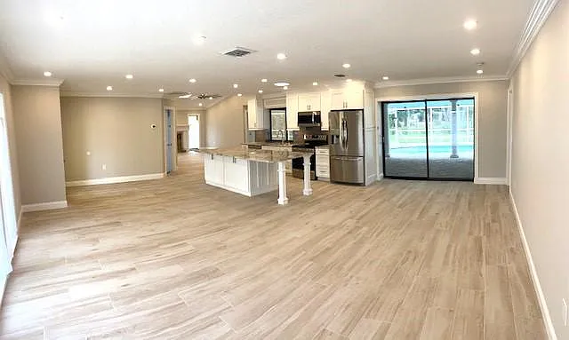 424 Yacht Harbor Dr — Photo 4