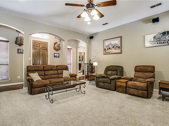 5th image of 307 Seneca Dr