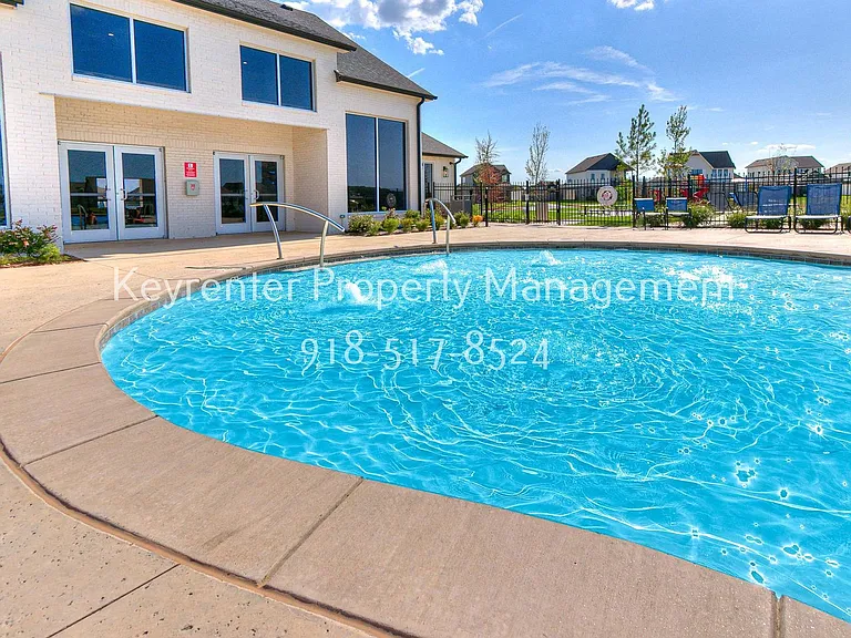 12461 S Lakewood Ave — Photo 35