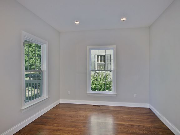 4th image of 550 S Harrison Ave