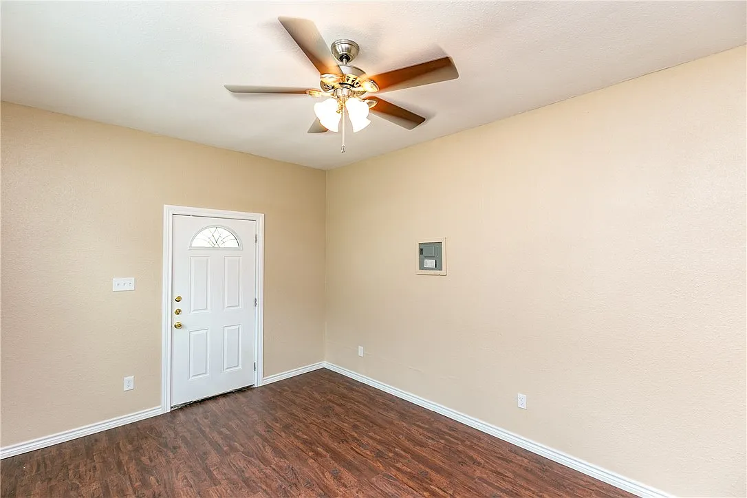 1 bed, 1.0 bath, 480 sqft, $995 — Photo 4