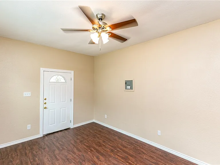1005 Furman Ave #2 — Photo 4