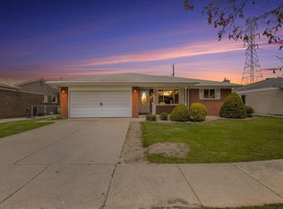 22436 Provincial St, Woodhaven, MI 48183