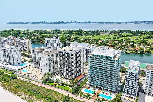 5757 Collins Ave Photo 1