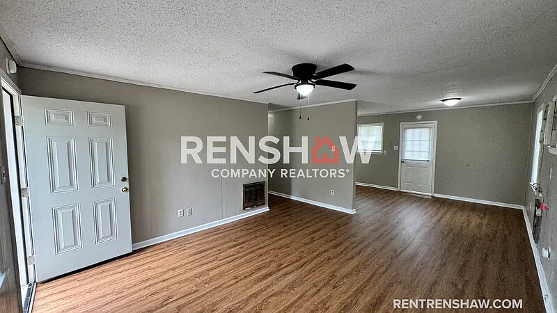 3 bed, 1.0 bath, $1,195 — Photo 3