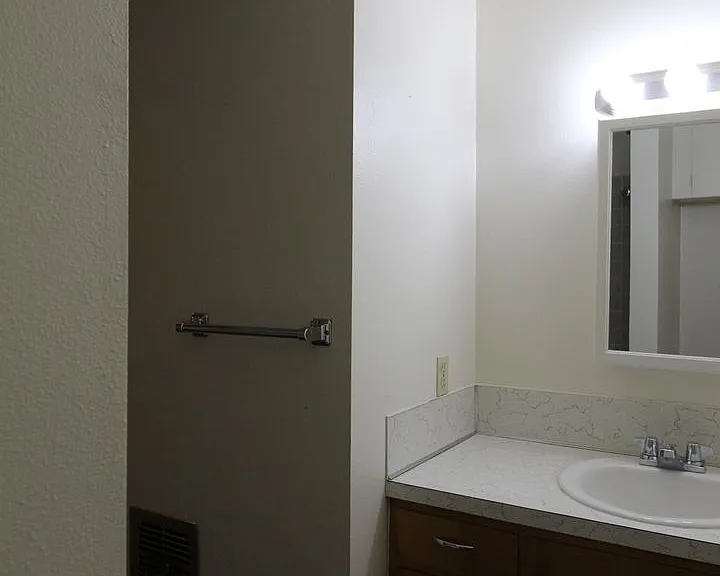 605 Fulton St — Photo 11
