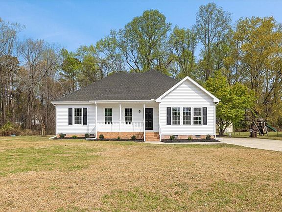 2nd image of 209 Hunters Farm Dr