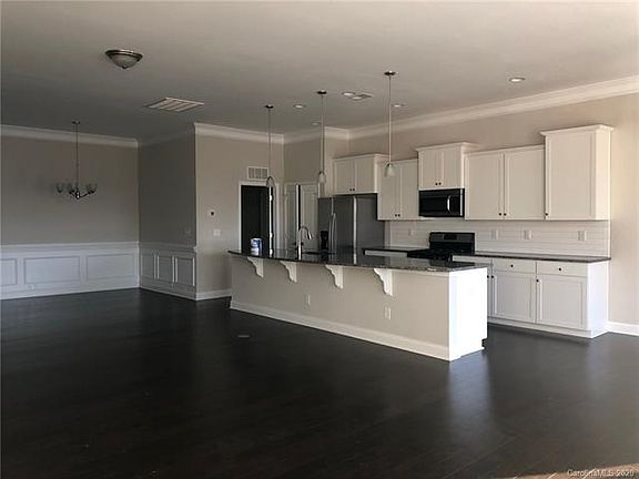 3rd image of 3673 Summer Haven Dr #91