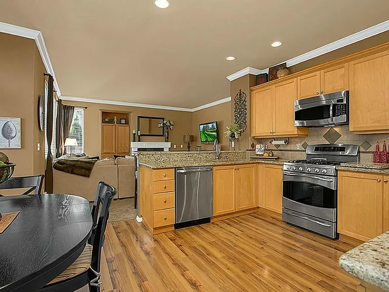 24011 SE 11th Pl — Photo 9