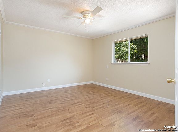 3rd image of 7519 Pipers Creek St