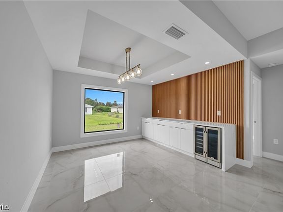 5th image of 2507 39th St SW