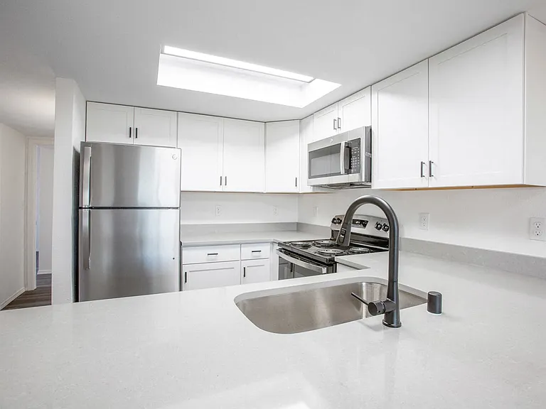 Grove at Tramway — Photo 15