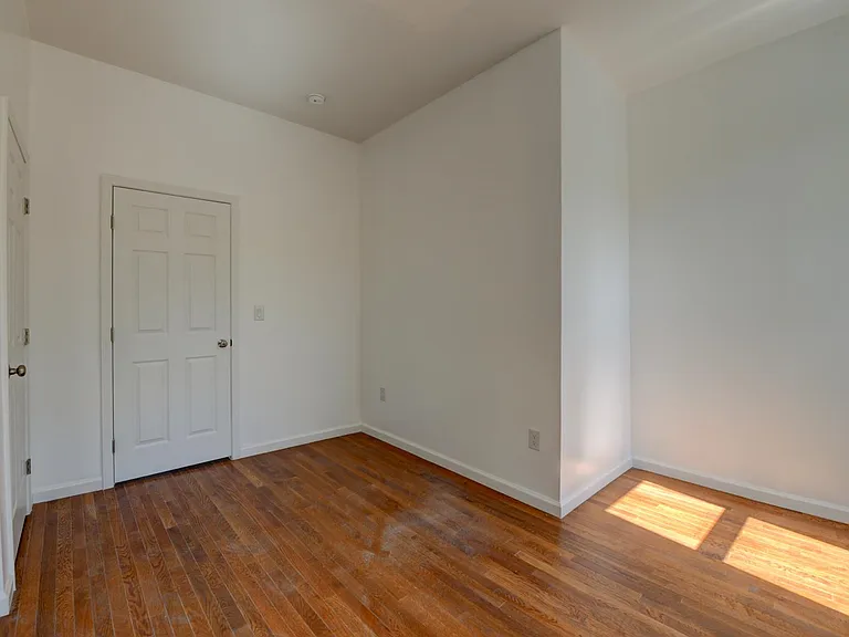 1103 Grand Ave #1 — Photo 5
