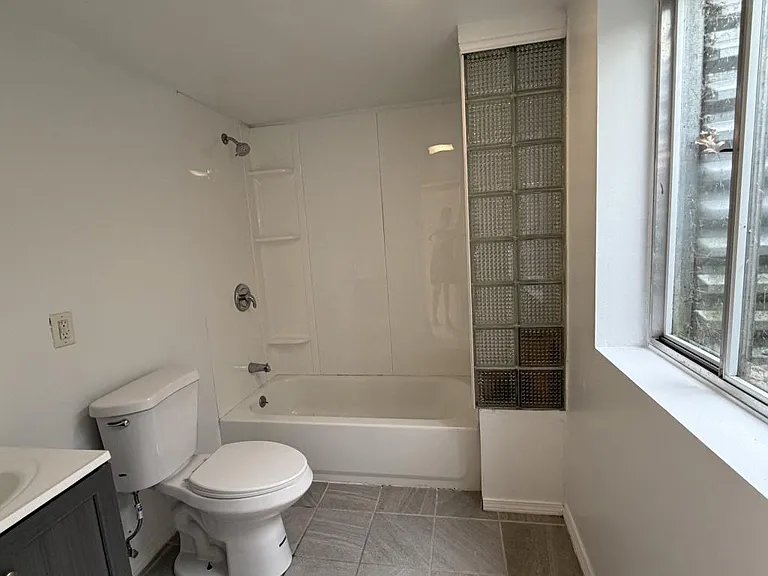 2354 Nantucket Ln — Photo 25