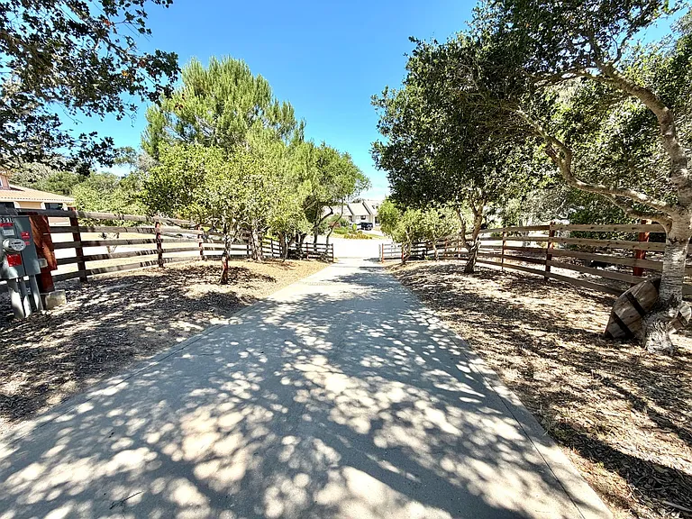 23510 Cava Cir #A — Photo 31