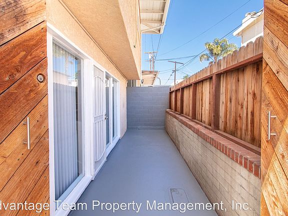 3rd image of 4512 Noyes St