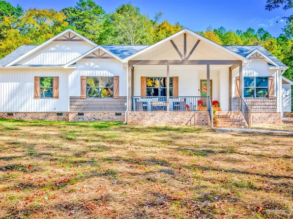 2481 Shelton Ave, Statesville, NC 28677