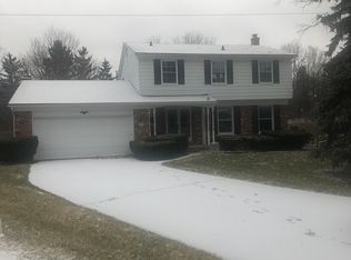 2778 Plum Brook Dr, Bloomfield Hills, MI 48304