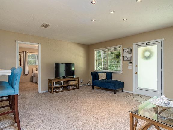 4th image of 6818 Ashwood Cir