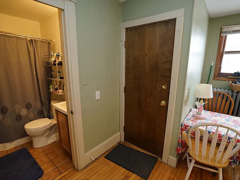 316 W Wilson St — Photo 17