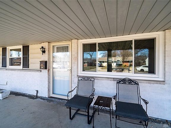 5th image of 564 Vista Ave