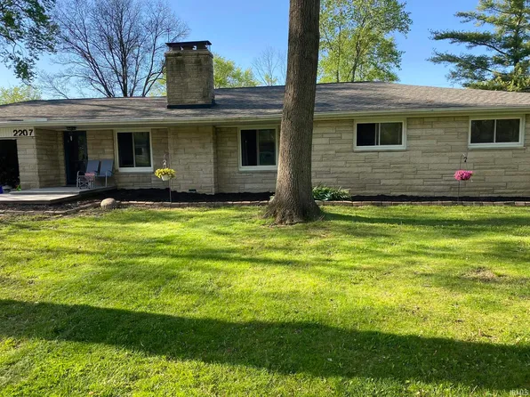 2207 Garden Park Dr, Fort Wayne, IN 46825