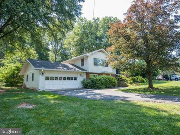 901 Echols St SE, Vienna, VA 22180