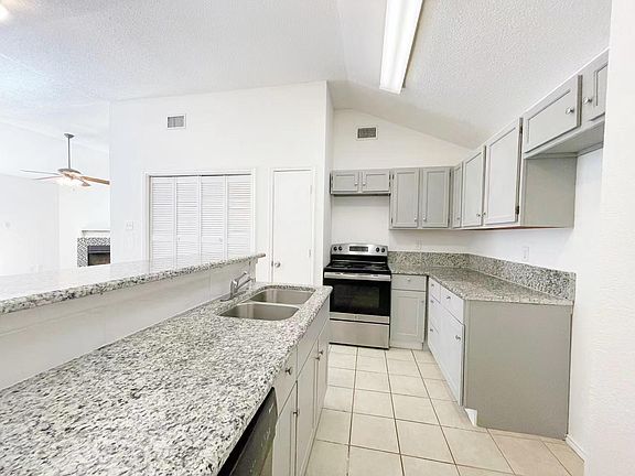 5th image of 6707 Poppy Ct