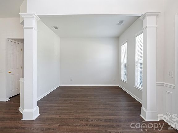 5th image of 7633 Rathburn Ln