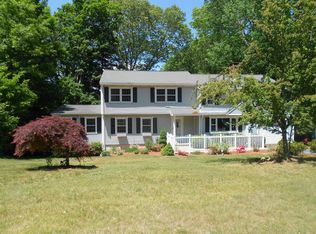 27 Webster Rd, East Lyme, CT 06333