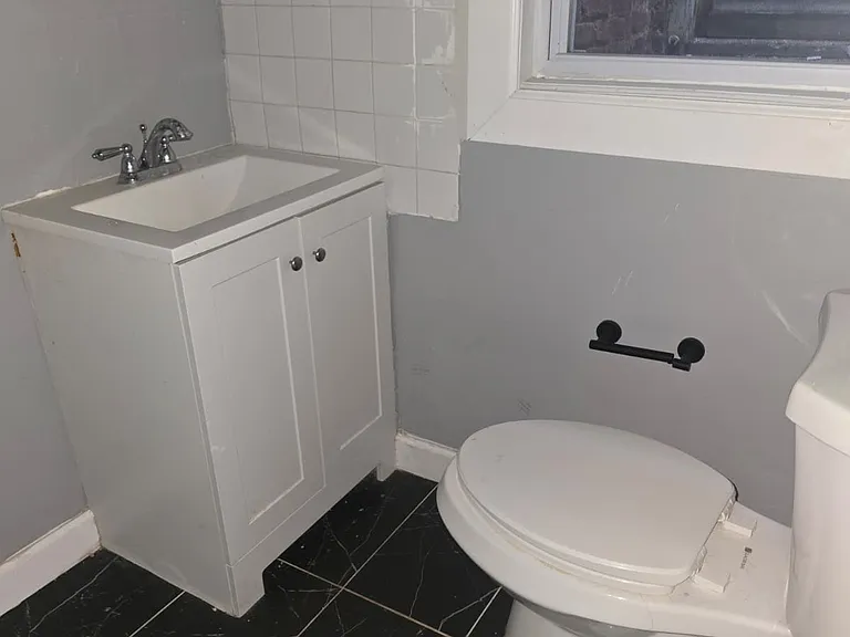 35 Shepard Ave #11 — Photo 3