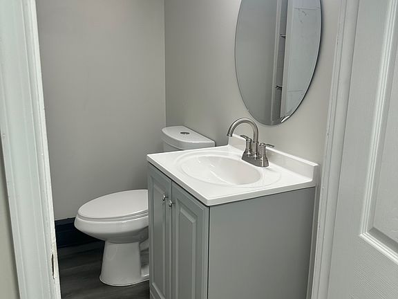 4th image of 202 W Main St #3