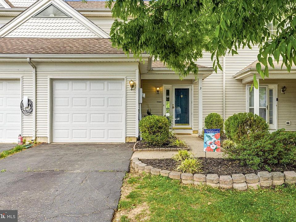 1st image of 3 Tattersall Dr