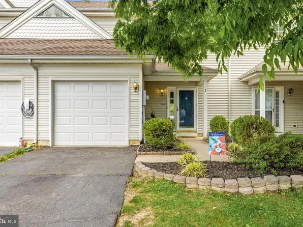 3 Tattersall Dr, Burlington, NJ 08016