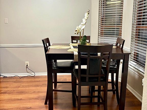 4th image of 2807 Bermuda Dr