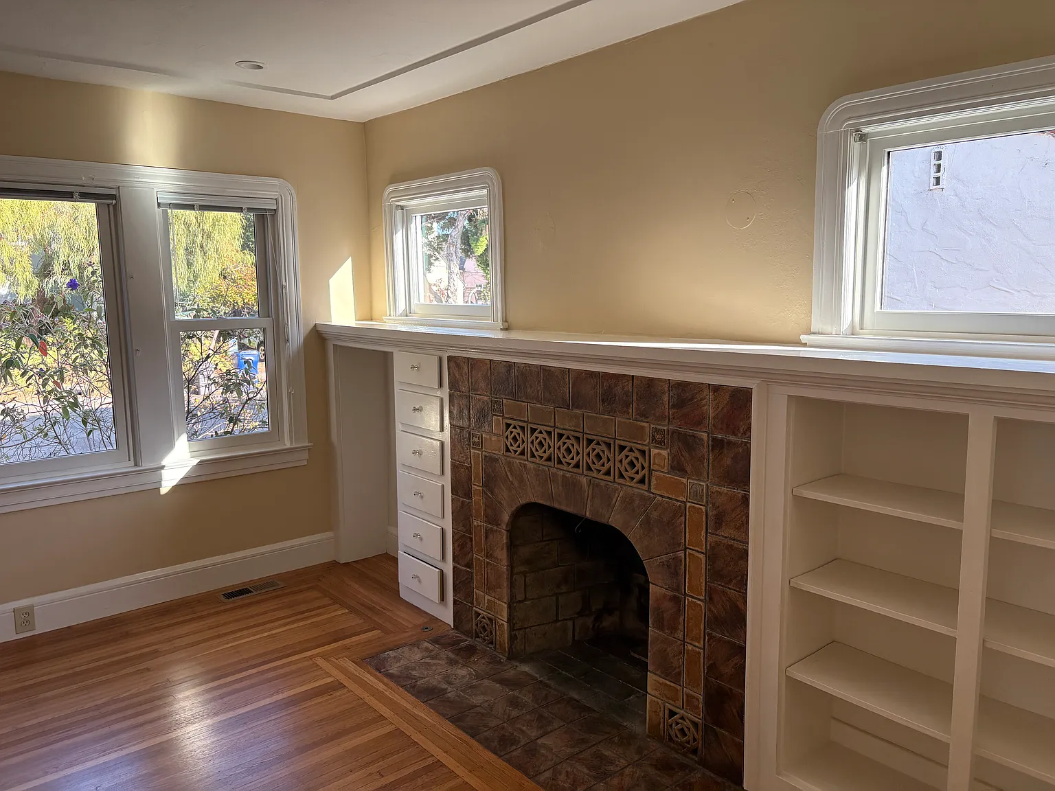 2 bed, 1095 sqft, $4,300 — Photo 4