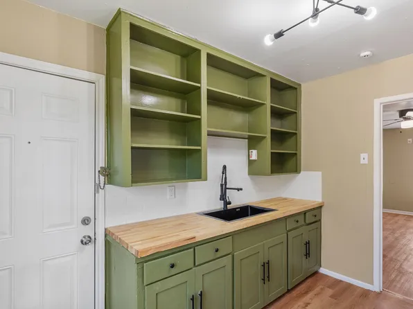 652 Robinson St #4, Corpus Christi, TX 78404