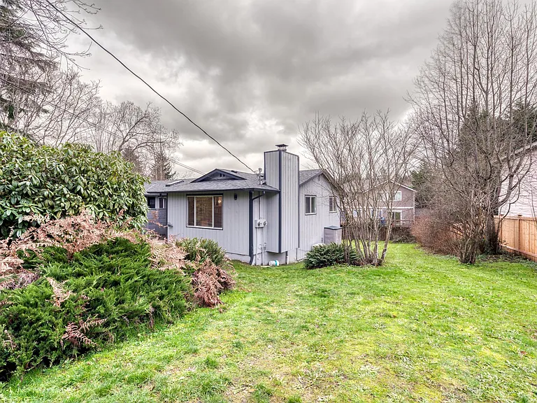 14213 Admiralty Way #A — Photo 19