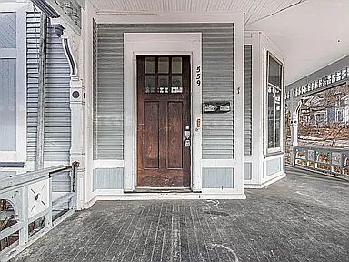 2nd image of 559 Wealthy St SE