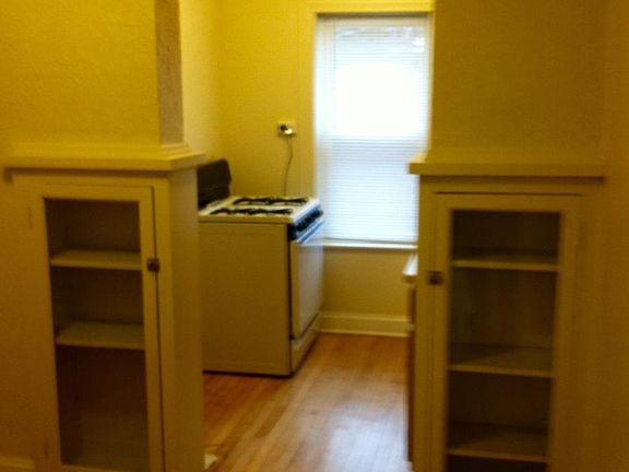 5th image of 837 Garfield St APT 1