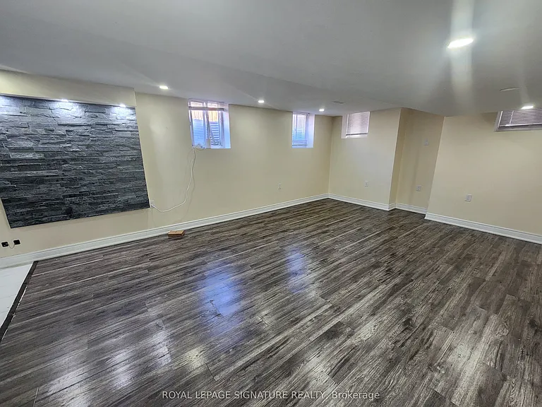 6 Venue Rd #BASEMENT — Photo 10