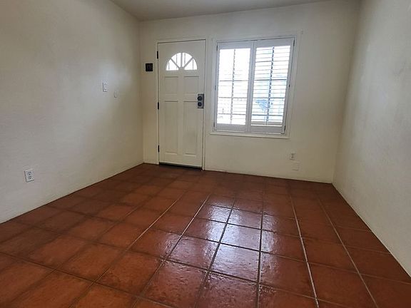 3rd image of 2519 Congress St #25175-A