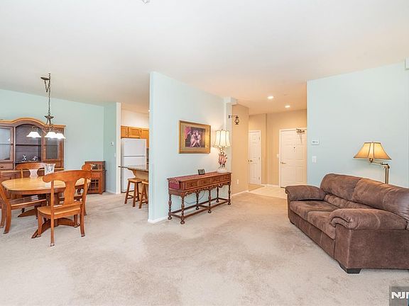 3rd image of 1101 Richmond Rd #101
