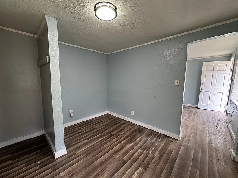 704 NW Alma Ave #101 — Photo 10