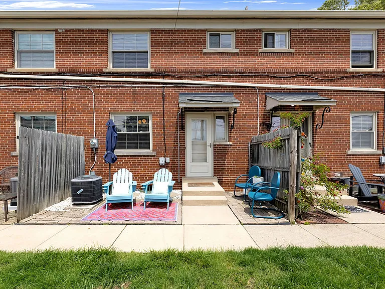 1789 Kings Ct #B — Photo 25