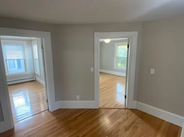 89 Sagamore St #2, Manchester, NH 03104