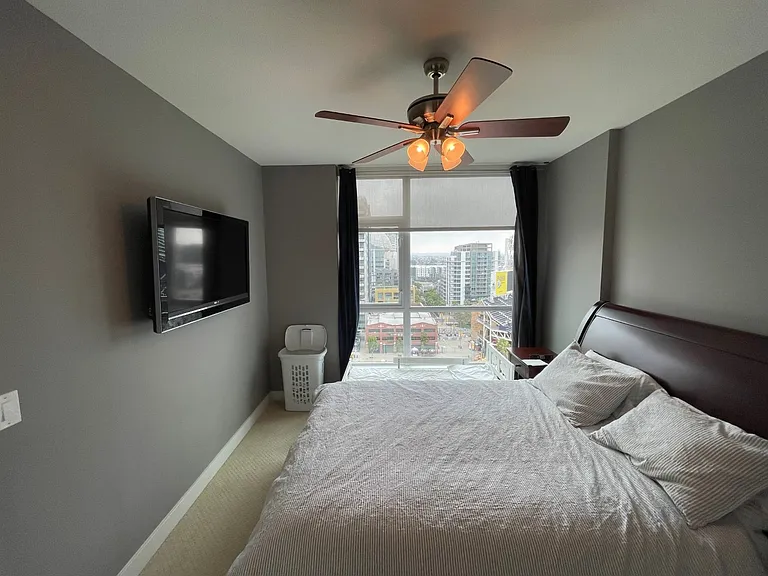 325 7th Ave #1402 — Photo 9