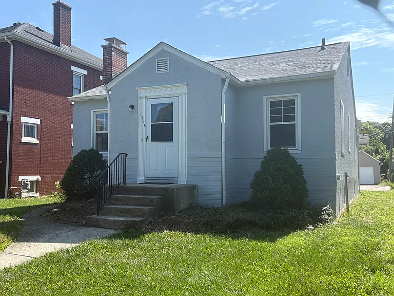 1368 Westwood Ave — Photo 1